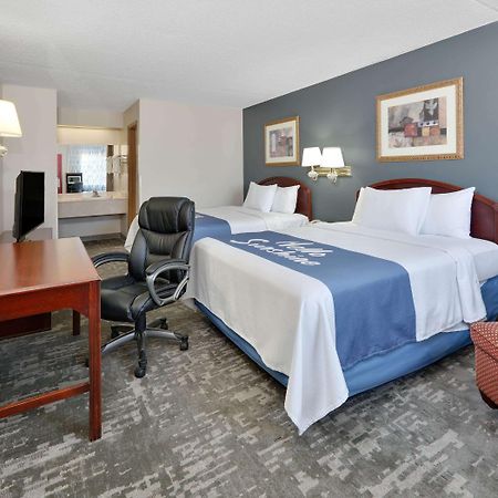 Days Inn & Suites By Wyndham בנטונוויל מראה חיצוני תמונה